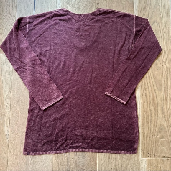 Lululemon Cashlu V-Neck Sweater
Red Merlot / Spiced Chai - Picture 7 of 8